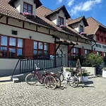 Pod Szyszkami Hotel 3*