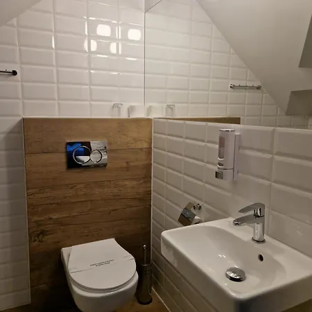 Pod Szyszkami 3*