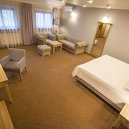 I Restauracja Pod Szyszkami 3*