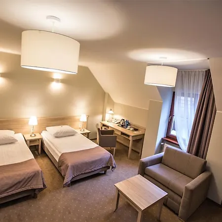 Hotel I Restauracja Pod Szyszkami 3*