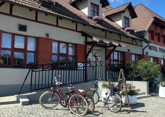 Pod Szyszkami 酒店 3*